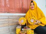Pemilik-usaha-Snack-and-Catering-Uciku-Sri-Mutirah.jpg