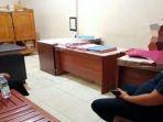Pemilik-wa-dan-karyawan-wanitanya.jpg