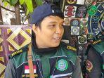 Pengemudi-ojek-online-ojol-yang-terpaksa-menurunkan-penumpang-di-flyover-Klender.jpg