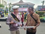 Penjaga-makam-bangga-anaknya-dinobatkan-sebagai-lulusan-terbaik-SMKN-Jawa-Tengah.jpg