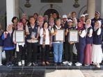 Penyerahan-rekor-MURI-kepada-Pemerintah-Kota-Tegal-dan-Universitas-Muhammadiyah-Yogyakarta.jpg