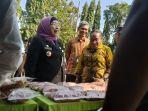Pj-Bupati-Batang-Lani-Dwi-Rejeki-saat-meninjau-GPM-di-Jalan-Veteran-Batang.jpg