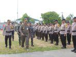 Pj-Bupati-Cilacap-M-Arief-Irwanto-saat-mengecek-kesiapan-personel.jpg