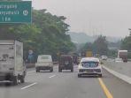 Polisi-mengejar-mobil-pikap-di-tol.jpg