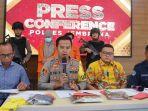 Polisi-menyampaikan-keterangan-pers-kasus-penipuan-modus-menggandakan-uang.jpg