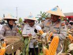 Polres-Grobogan-melaksanakan-panen-raya-jagung-di-Desa-Genengsari.jpg