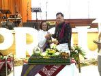 Potong-Tumpeng-Dies-Natalis-ke-18-FKIK-UKSW.jpg