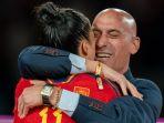 Presiden-Federasi-Sepak-Bola-Spanyol-Luis-Rubiales-ciuman-pemain-Timnas-Putri-Jenni-Hermoso.jpg