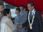 Presiden-Joko-Widodo-Jokowi-saat-tiba-di-Manila-Filipina-dalam.jpg
