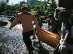 Proses-evakuasi-mayat-pria-yang-ditemukan-di-Kali-Begaluh-Wonosobo.jpg