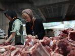Proses-pengemasan-daging-kurban-di-Masjid-Agung-Kauman-Semarang-Senin-1762024.jpg