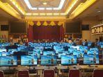 Ratusan-monitor-disiapkan-di-Auditorium-GPH-Haryo-Mataram-UNS-untuk-tes.jpg