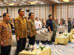 Sejumlah-anggota-KPU-dan-Bawaslu-Provinsi-Jateng-mengikuti-rapat-pleno-penetapan-DPT.jpg