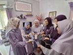 Sejumlah-anggota-dari-Purple-Lovers-Community-PLC-Semarang-tam.jpg