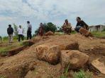 Sejumlah-pekerja-proyek-jalan-tol-Solo-Jogja-menemukan-harta-ka90.jpg
