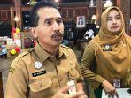 Sekda-Jepara-Edy-Sujatmiko-didampingi-Kepala-BPKAD.jpg