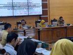Sekda-Jepara-Edy-Sujatmiko-saat-bertemu-dengan-pengelola-Bumdes.jpg