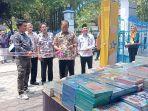 Sekretaris-Daerah-Kabupaten-Pati-Jumani-membuka-Festival-Literasi-Out-of-The-Boox.jpg