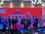 Sesi-pemotongan-tumpeng-dalam-acara-Gathering-Grosir-20-Ta.jpg