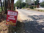 Spanduk-dengan-kaamis-1782023.jpg
