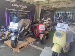Stan-sepeda-dan-motor-listrik-saat-kegiatan-dandangan-di-Kudus.jpg