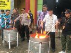 Suasana-Pemusnahan-Surat-Suara-lebih-dan-rusak-yang-dilakukan-KPU-Jepara.jpg