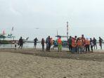 Suasana-akhir-pekan-di-Pantai-Teluk-Penyu-Cilacap.jpg