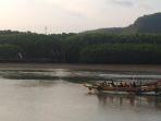 Suasana-di-kawasan-Pantai-Jetis-Exotis.jpg