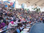 Suasana-lomba-mewarnai-yang-diikuti-anak-anak-di-tribun-area-Jejogedan.jpg