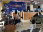Suasana-masyarakat-berbondong-bondong-ke-kantor-Disdukcapil-untuk-perekaman-ktp.jpg