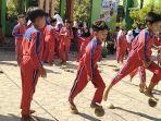 Suasana-siswa-siswi-SDN-Tempelan-Blora-saat-mengikuti-lomba-lari-batok.jpg