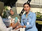TUKAR-SAMPAH-Wakil-Bupati-Kudus-Bellinda-Putri-Sabrina-Birton-serahkan-tumbler.jpg