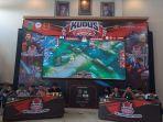 Tim-peserta-kompetisi-esports-Mobile-Legends-tengah-bertanding-di-Balai-Desa-Ngembal-Kulon.jpg