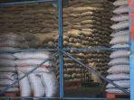 Tumpukan-beras-yang-berada-di-Gudang-Bulog-Demak.jpg