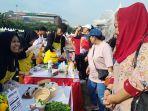 Wali-Kota-Semarang-Hevearita-Gunaryanti-Rahayu-berkeliling-stan-Lomba-Memasak.jpg