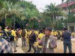 Wani-Dewe-untuk-kritisi-kondisi-demokrasi-bangsadi-depan-gedung-Rektorat-Unnes.jpg