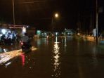 air-rob-menggenangi-jalan-di-depan-tpi-kota-pekalongan_20180201_074759.jpg