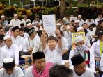 aksi-damai-di-kota-semarang-tuntut-ahok-segera-ditahan_20161202_183848.jpg
