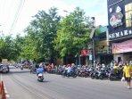 aktivitas-masyarakat-di-jalan-wahid.jpg