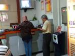 apakah-pajak-motor-sekaligus-ganti-plat-nomor-bisa-secara-online_20160407_093612.jpg