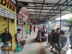 arus-balik-di-terminal-tingkir.jpg
