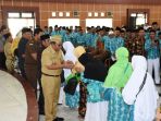 asip-kholbihi-pimpin-acara-penutupan-manasik-haji-di-pekalongan_20180710_150425.jpg