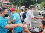 bagi-bagi-takjil-RS-Keluarga-Sehat.jpg