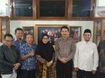 bintang-narsasi-mundjirin-gunawan-wibisono-berfoto-bersama-ketua-parpol-di-kabupaten-semarang.jpg