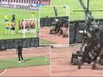 bola-tendangan-bebas-cristiano-ronaldo-mengenai-seorang-kameramen.jpg