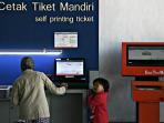 cetak-mandiri-di-stasiun-tawang_20150707_103240.jpg