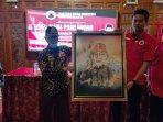 cinderamata-hari-pahlawan.jpg