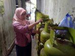 elpiji-3-kilogram-di-sebuah-pangkalan-di-kota-semarang.jpg