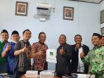 fraksi-pkb-menyerahkan-dokumen-aspirasi-terkait-pemberlakukan-hari-sekolah-di-kantor-disdik.jpg