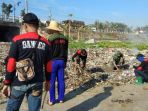 gerakan-pemuda-gp-ansor-kabupaten-rembang-melakukan-gerakan-bersih-pantai-secara-serentak_20181022_172810.jpg